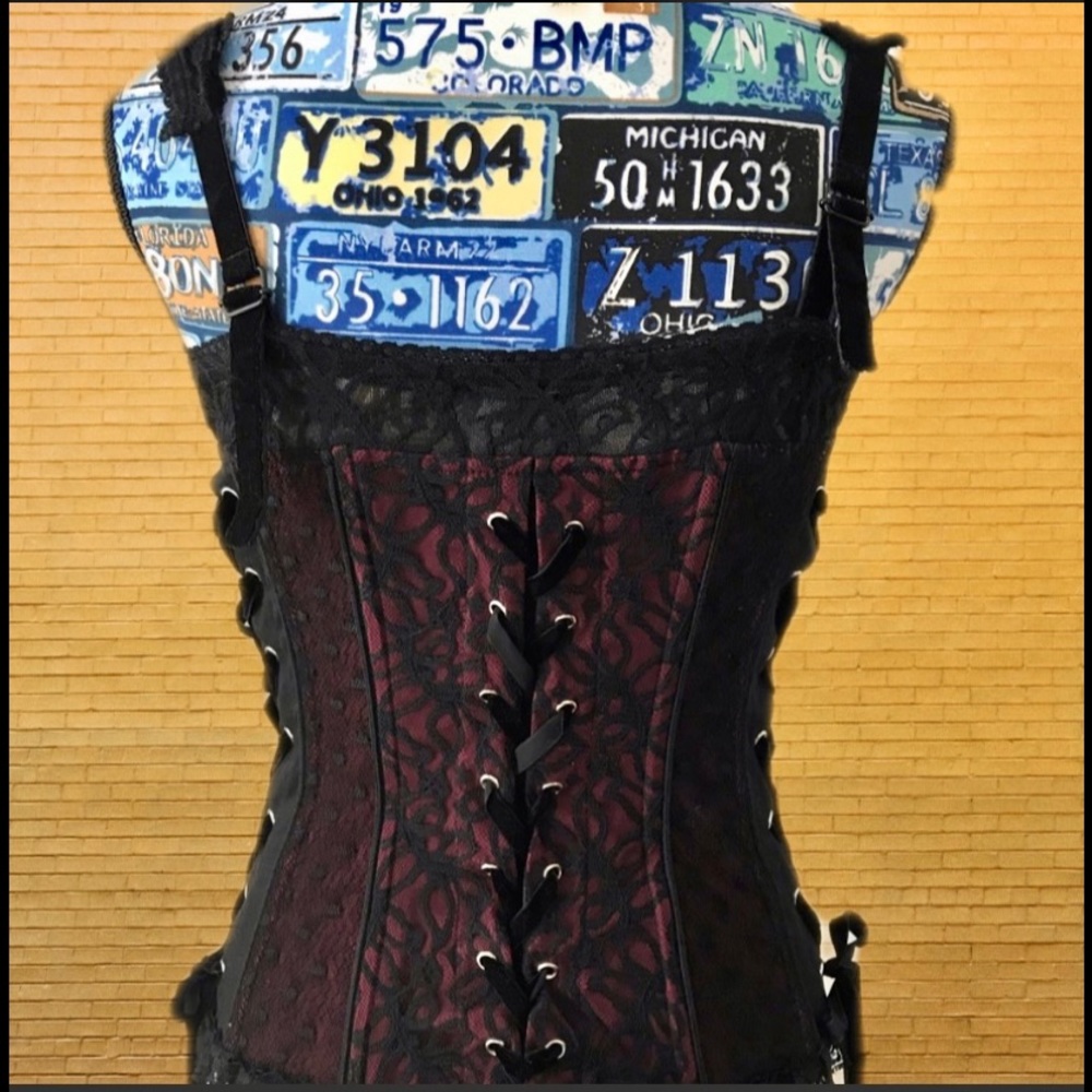 Tripp NYC Burgundy corset top circa 2005. - Picture 3 of 12